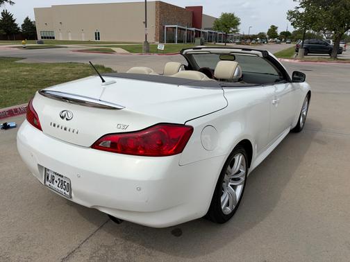 2010 INFINITI G37 Base