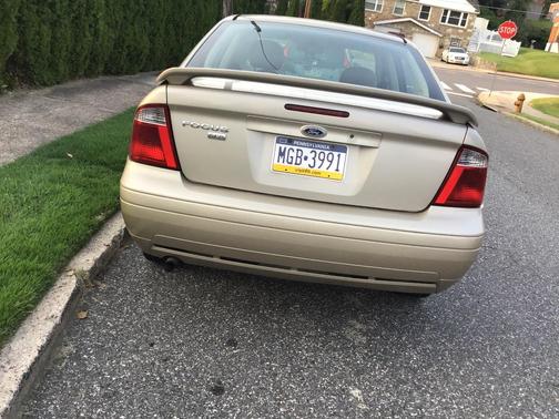 Beige 2007 Ford Focus S