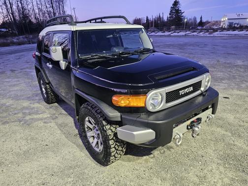 2014 Toyota FJ Cruiser Base