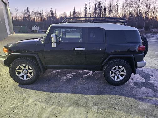 2014 Toyota FJ Cruiser Base