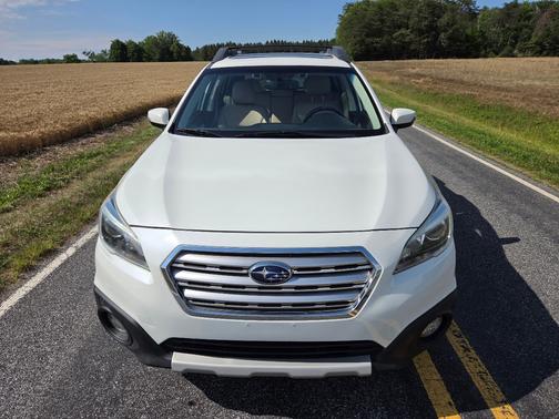 White 2016 Subaru Outback 2.5i Limited