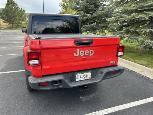 2021 Jeep Gladiator Overland
