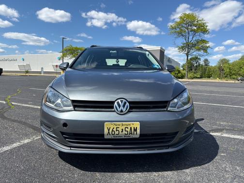 Gray 2017 Volkswagen Golf SportWagen TSI S