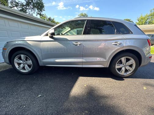 Silver 2018 Audi Q5 2.0T Tech Premium