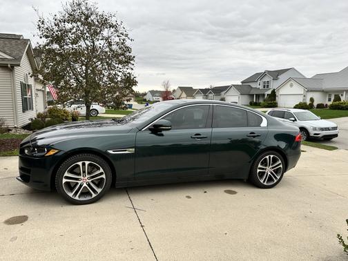 2017 Jaguar XE 35t Premium