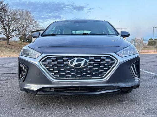 2020 Hyundai IONIQ Hybrid SE