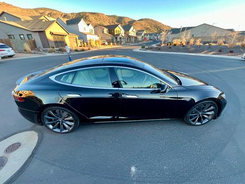 2012 Tesla Model S Signature Performance