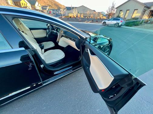 2012 Tesla Model S Signature Performance