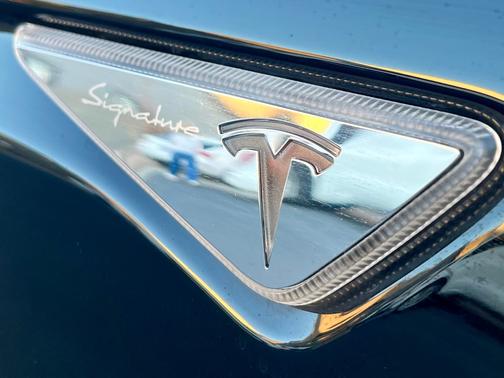 2012 Tesla Model S Signature Performance