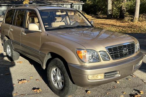 Beige 1999 Lexus LX 470 Base