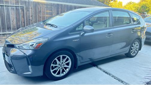 2017 Toyota Prius v Three