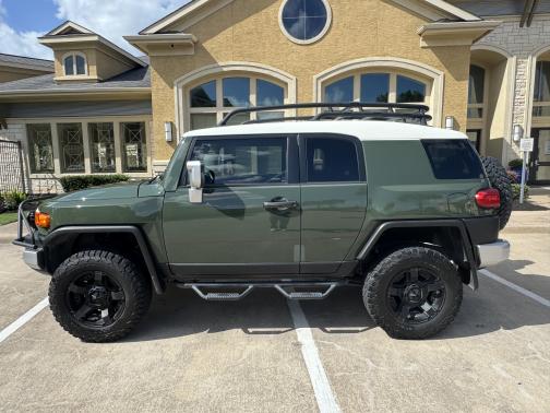 2014 Toyota FJ Cruiser Base