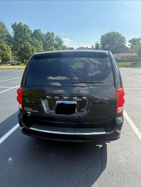 Black 2013 Dodge Grand Caravan SE