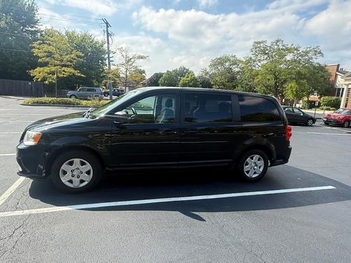 Black 2013 Dodge Grand Caravan SE