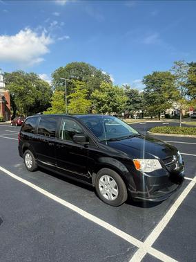 Black 2013 Dodge Grand Caravan SE