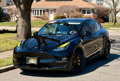 Black 2023 Tesla Model Y Long Range