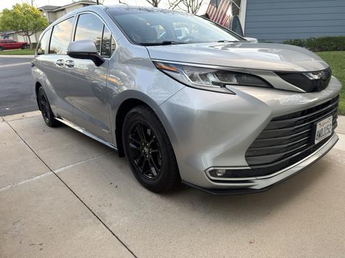 2021 Toyota Sienna Limited 7 Passenger