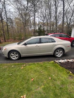Beige 2010 Chevrolet Malibu LS