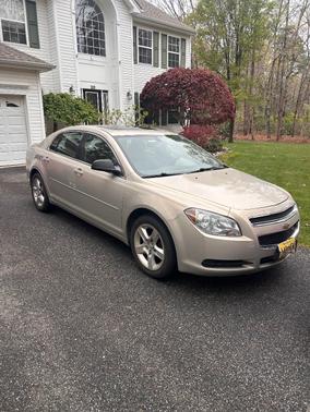 Beige 2010 Chevrolet Malibu LS