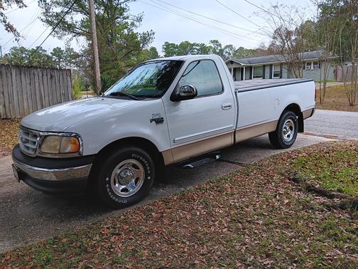 1999 Ford F-150 XLT