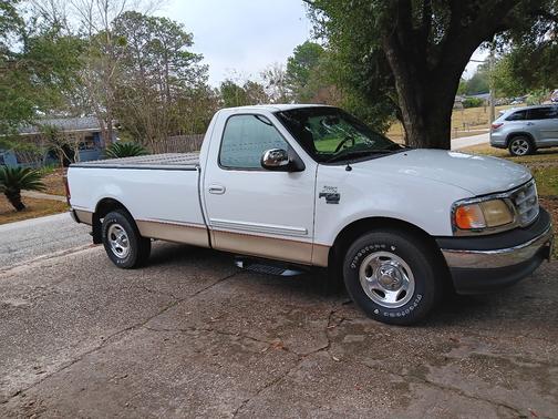 1999 Ford F-150 XLT