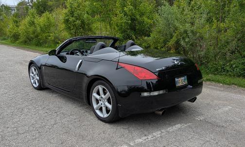 Black 2005 Nissan 350Z Grand Touring