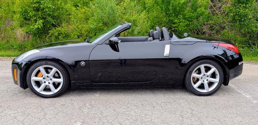 Black 2005 Nissan 350Z Grand Touring