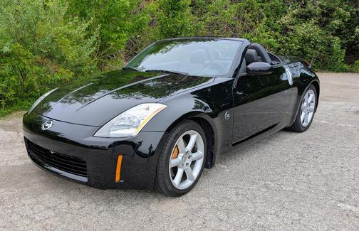 Black 2005 Nissan 350Z Grand Touring