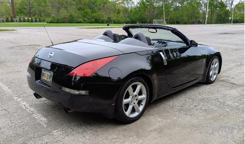 Black 2005 Nissan 350Z Grand Touring