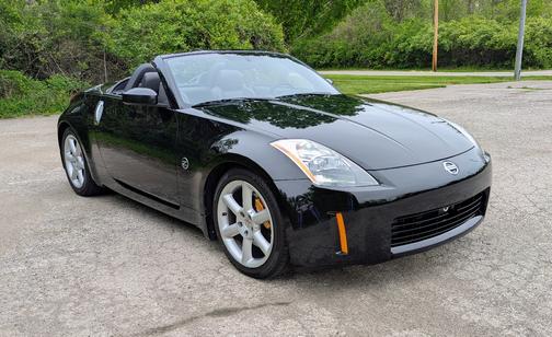Black 2005 Nissan 350Z Grand Touring