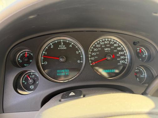 White 2008 GMC Yukon XL 1500 SLT