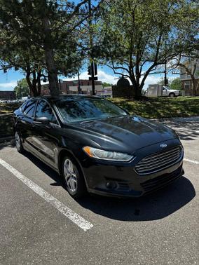 Black 2013 Ford Fusion SE