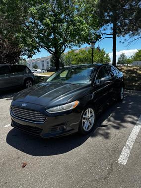 Black 2013 Ford Fusion SE