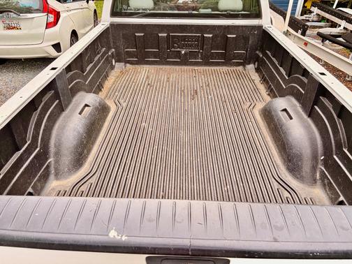 White 2006 Dodge Ram 1500 SLT Quad Cab
