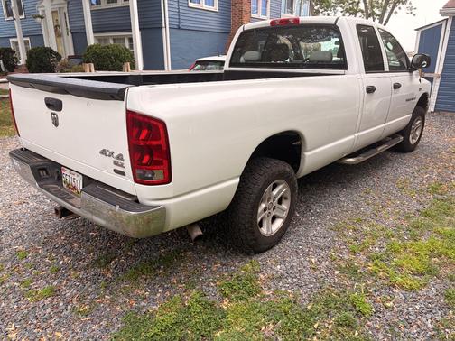 White 2006 Dodge Ram 1500 SLT Quad Cab
