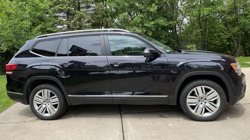 Photo 4 of 20 of 2019 Volkswagen Atlas 3.6L SEL
