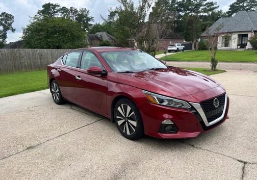 Red 2020 Nissan Altima 2.5 SV