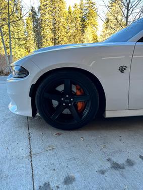 White 2018 Dodge Charger SRT Hellcat