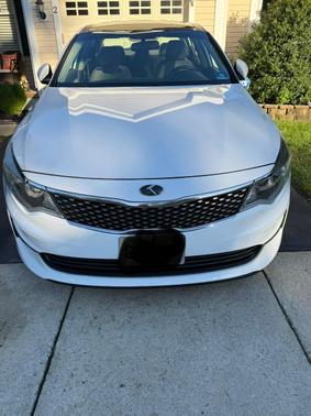 White 2016 Kia Optima EX