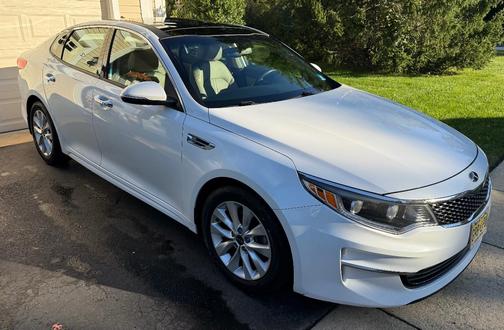 White 2016 Kia Optima EX
