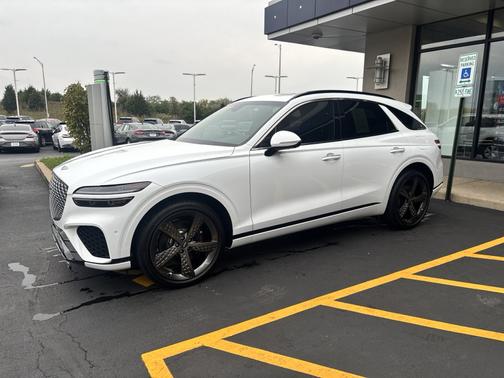 White 2025 Genesis GV70 2.5T