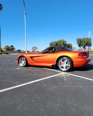 Orange 2005 Dodge Viper SRT-10
