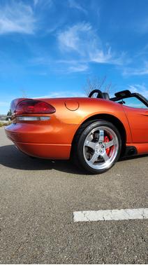 Orange 2005 Dodge Viper SRT-10