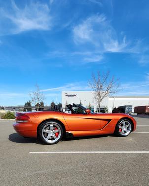 Orange 2005 Dodge Viper SRT-10