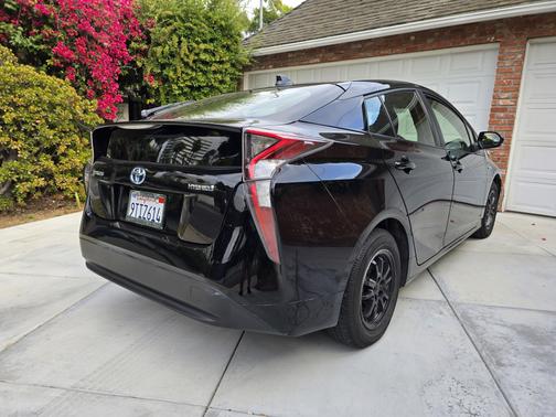 2017 Toyota Prius Four Touring