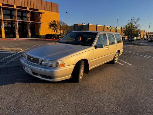 2000 Volvo V70 GLT