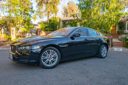 2019 Jaguar XE 25t Premium