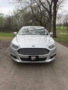 Silver 2015 Ford Fusion SE