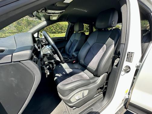2019 Porsche Macan Base