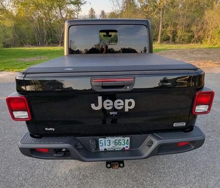2022 Jeep Gladiator Overland